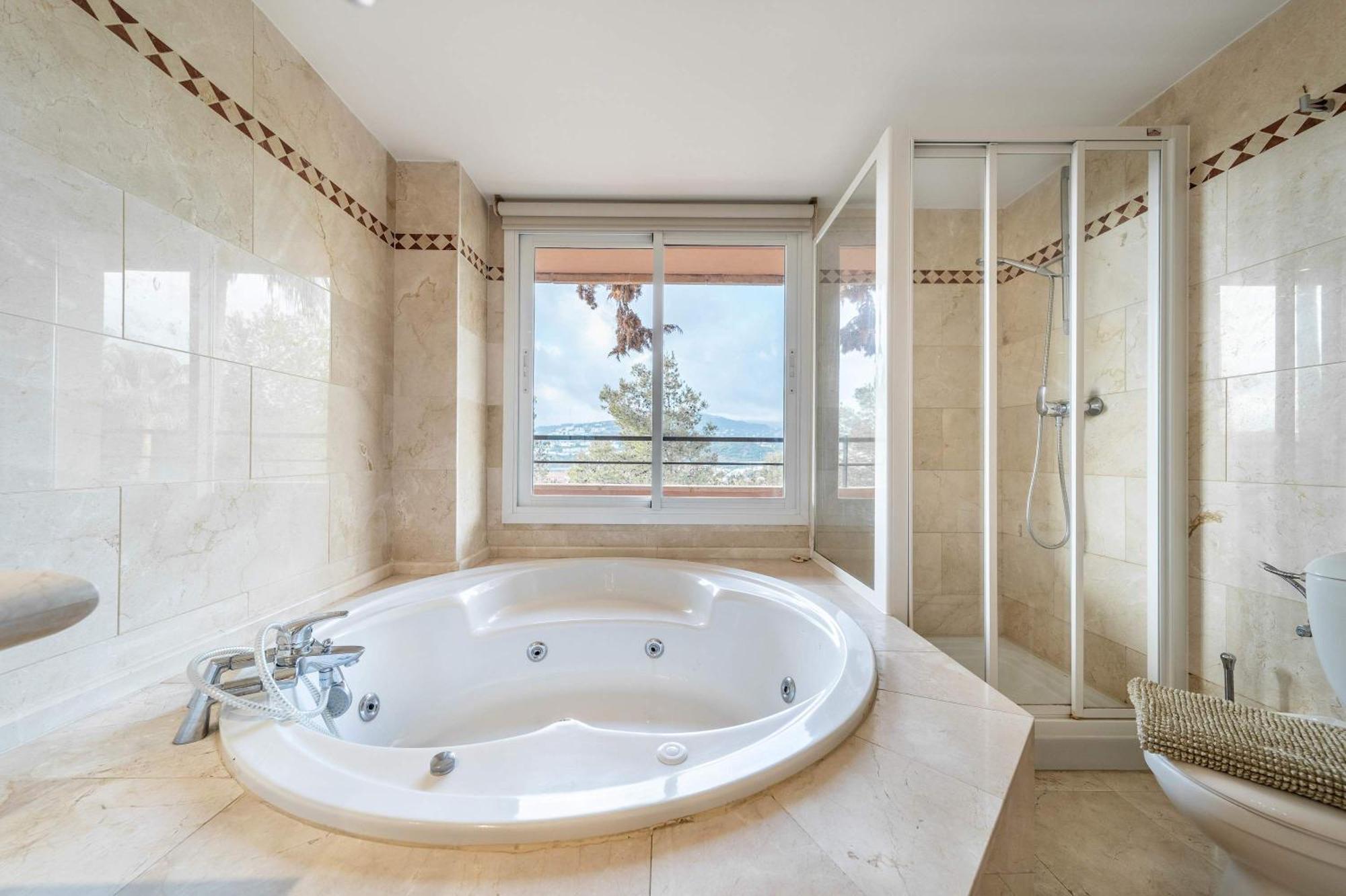 Magna Puerto Banus Family Only Apartment *