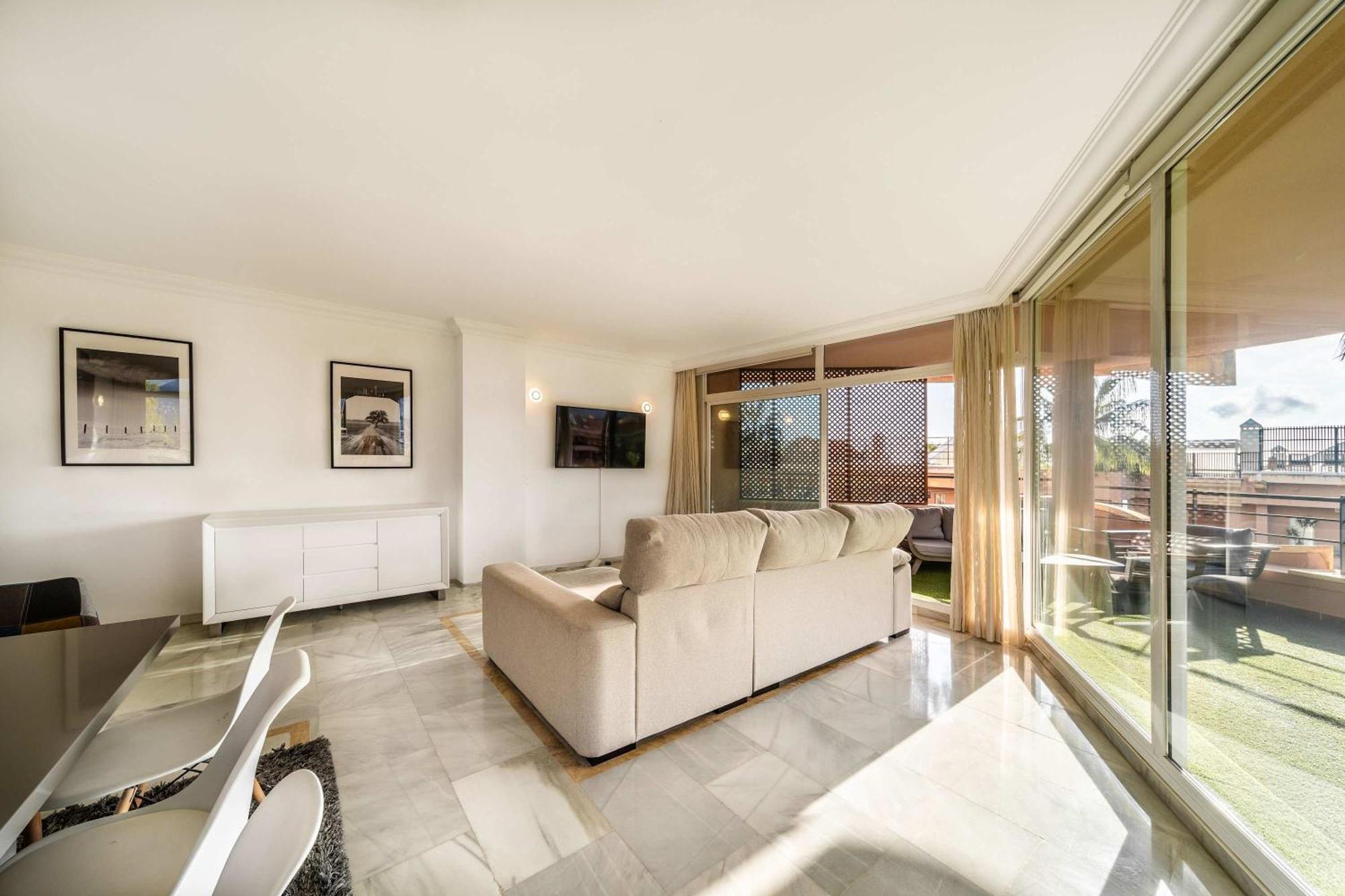 Magna Puerto Banus Family Only Apartment