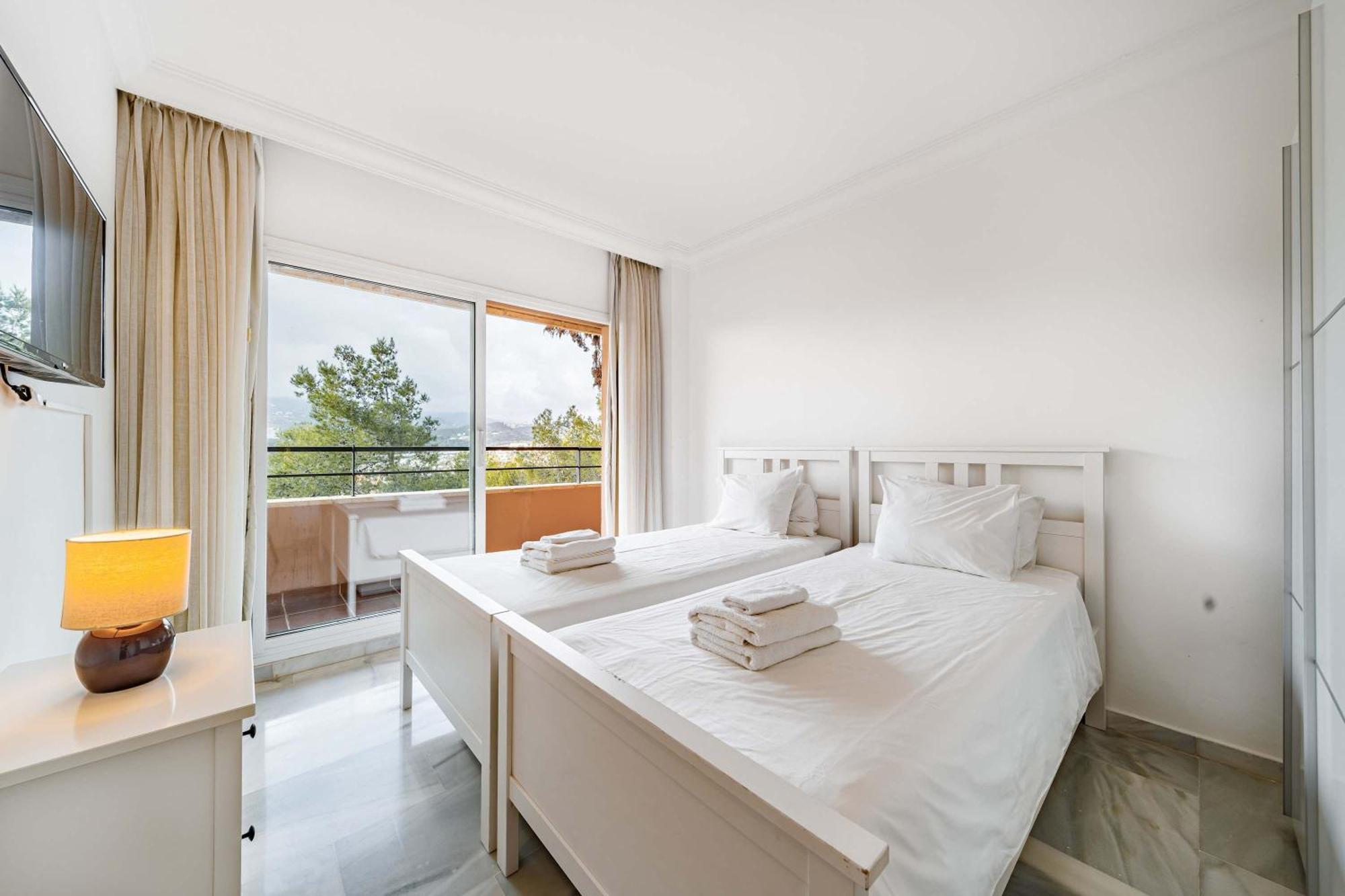 Magna Puerto Banus Family Only Apartment Marbella